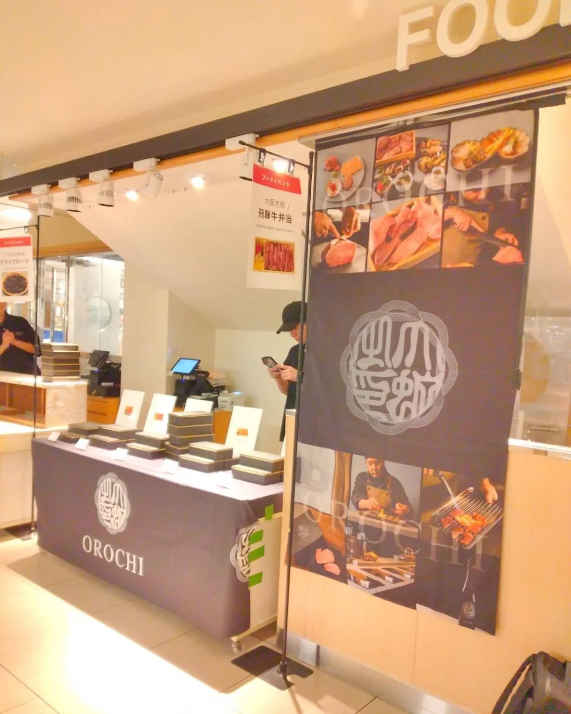 初のポップアップストア頑張ってくれております！！