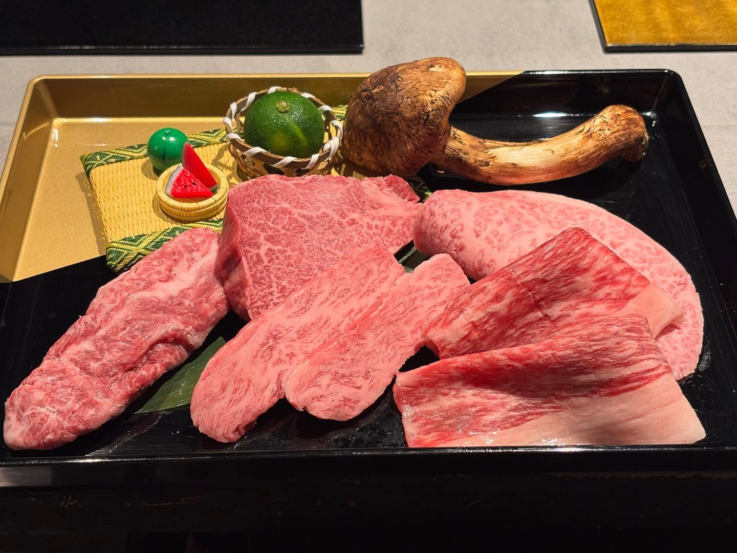 二、三日に一回肉を食べる私、もう1週間以上食べに行けてない、...
